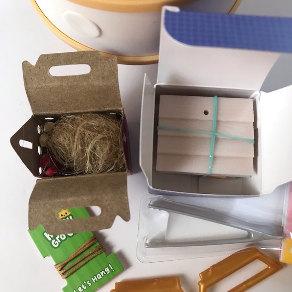 cardinal birdhouse Miniverse Make It Mini Lifestyle - Picture 2 of 3